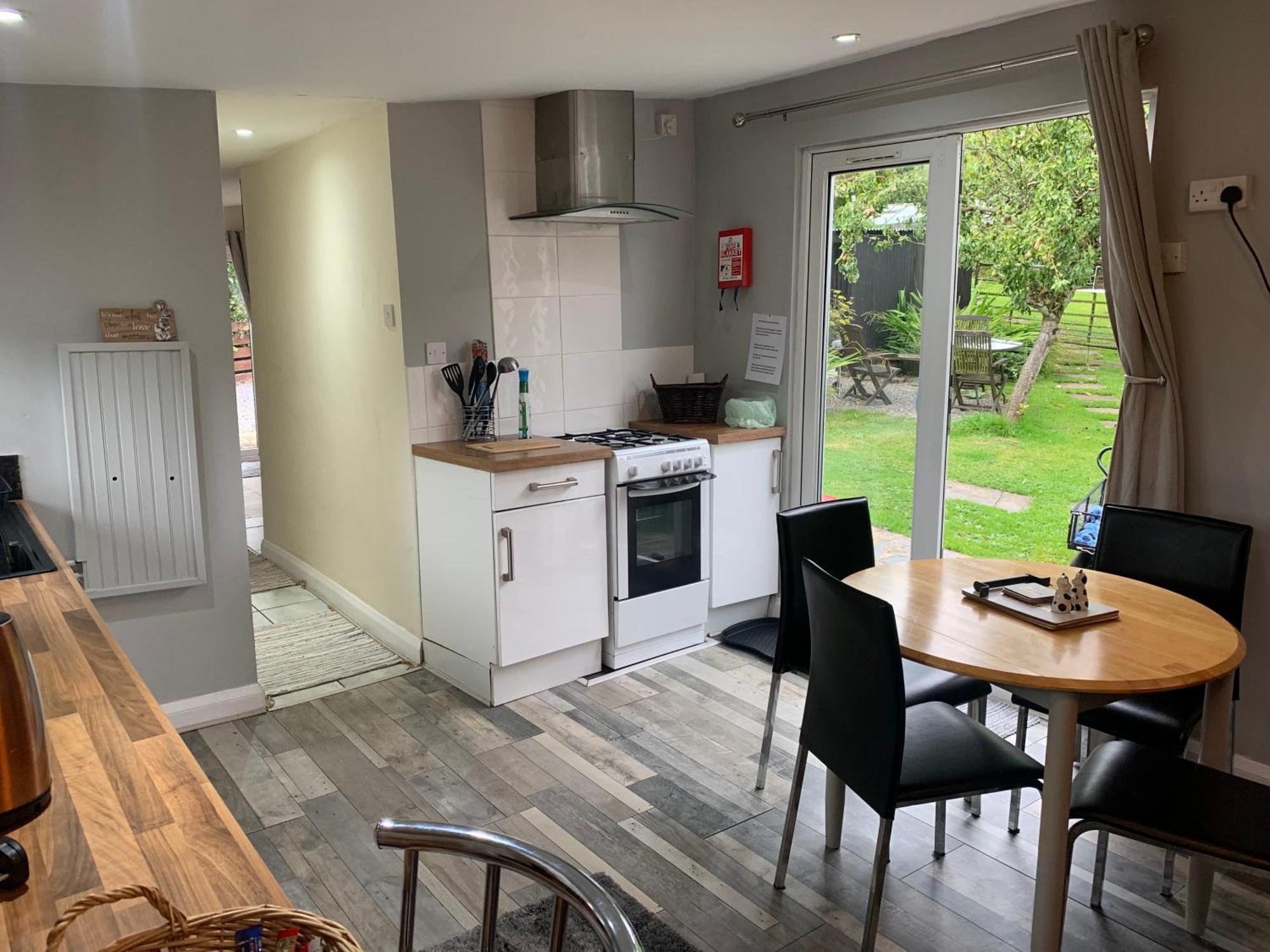 Stunning 2-Bed Cabin in Nantglyn Denbigh Exterior foto
