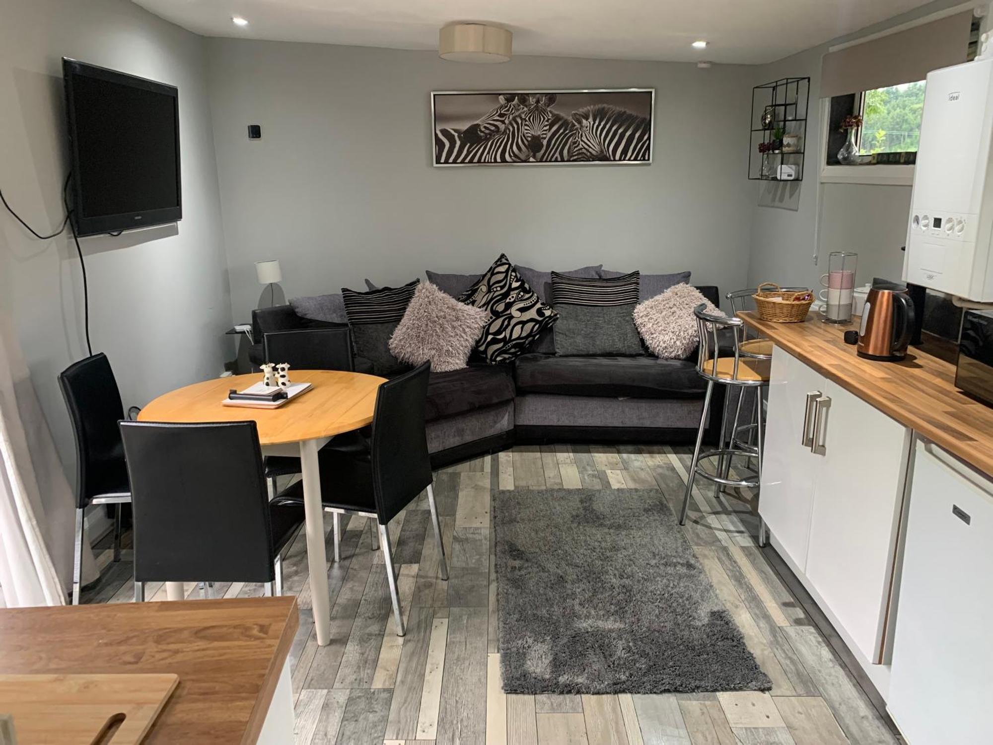 Stunning 2-Bed Cabin in Nantglyn Denbigh Exterior foto