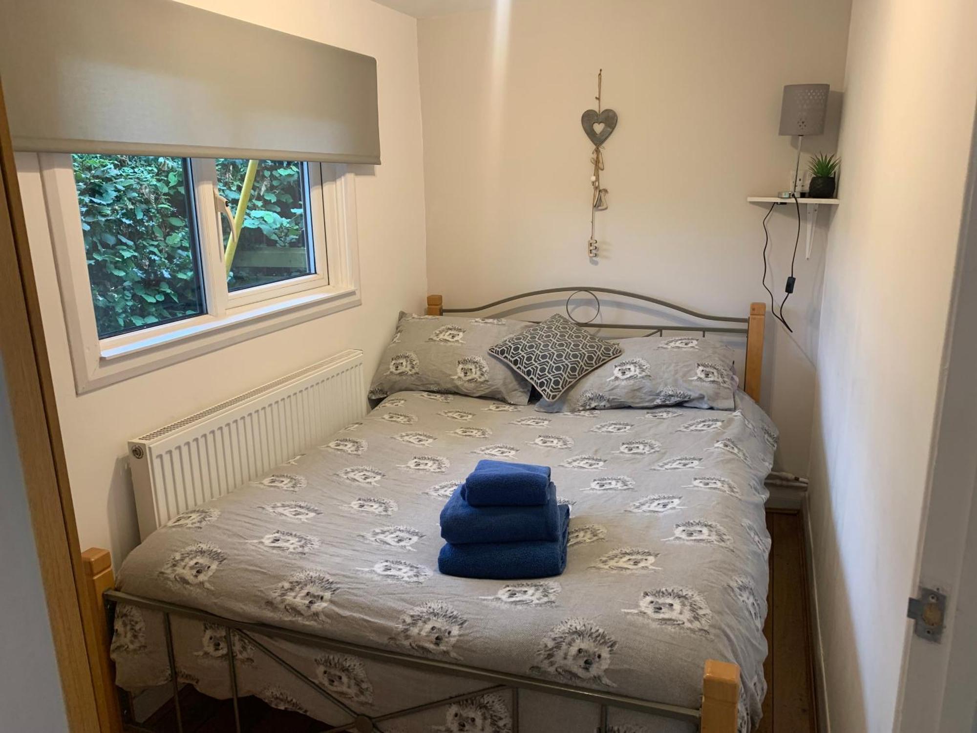 Stunning 2-Bed Cabin in Nantglyn Denbigh Exterior foto